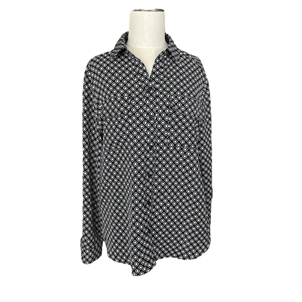 Chico's 2 Shirt Women's L Button Front Black White Geometric No Iron Back Pleat